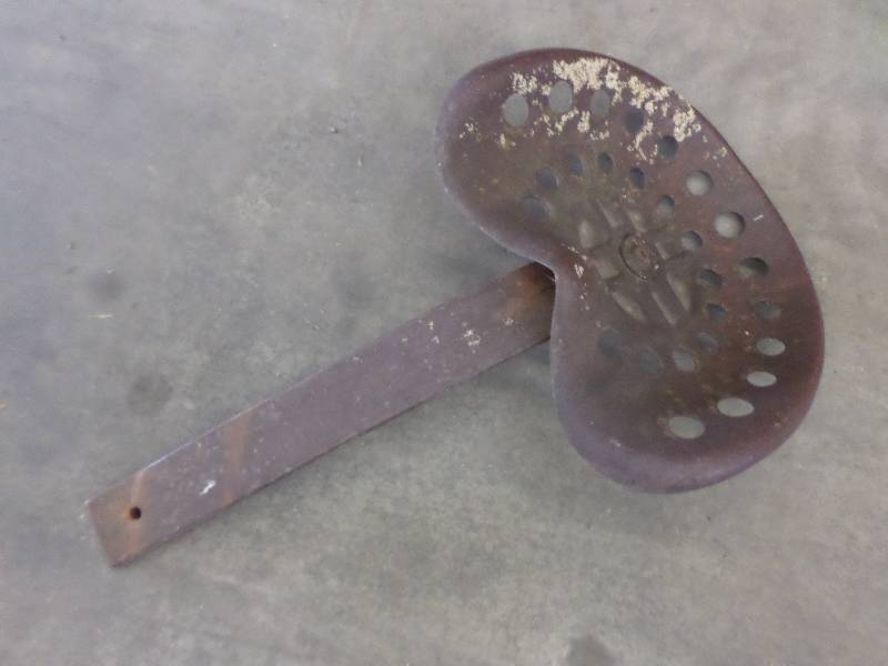 lot 77 image: Vintage Steel Tractor Seat ...