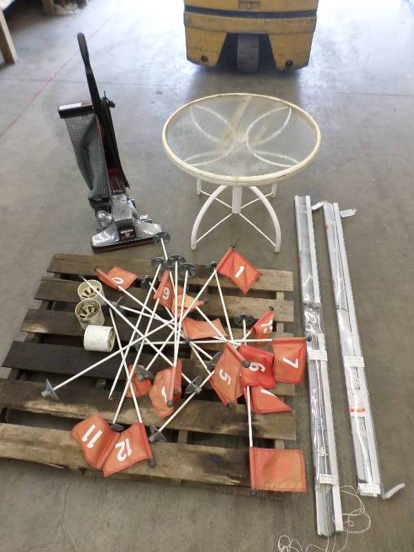 lot 87 image: Pallet Lot Window Blinds, Golf Cou...