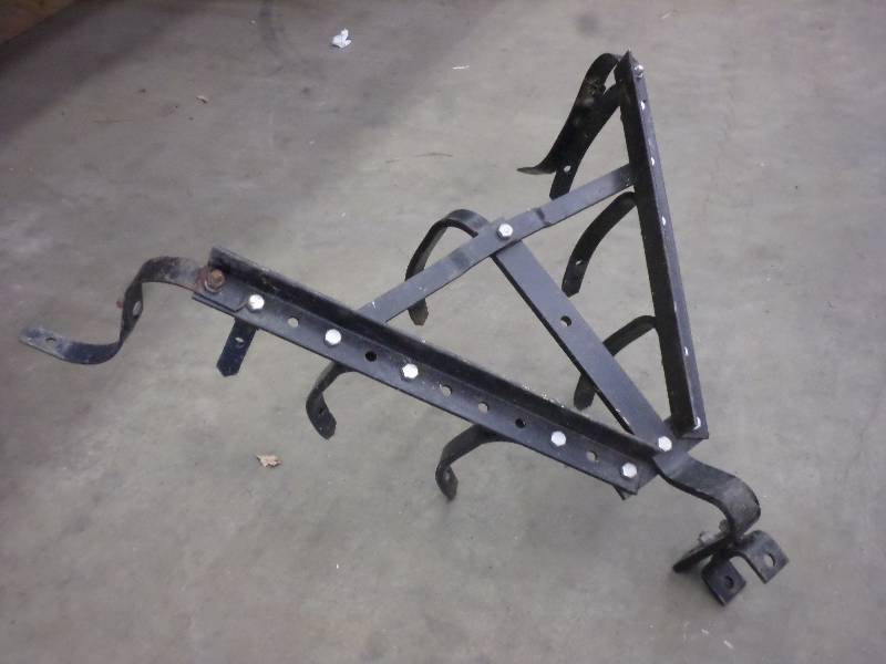 lot 88 image: Pin-Hitch 36 Cultivator, Missing W...