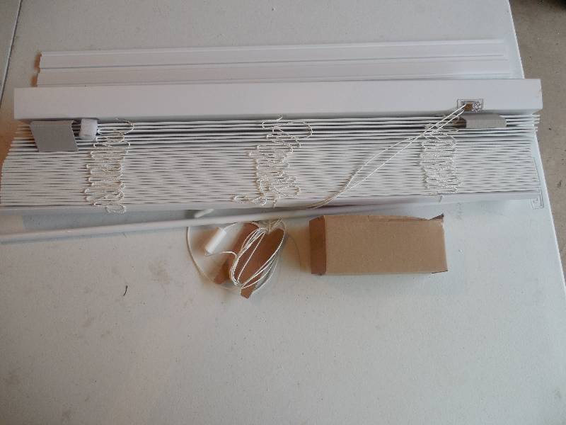 NEW- Window Blind 27 x48