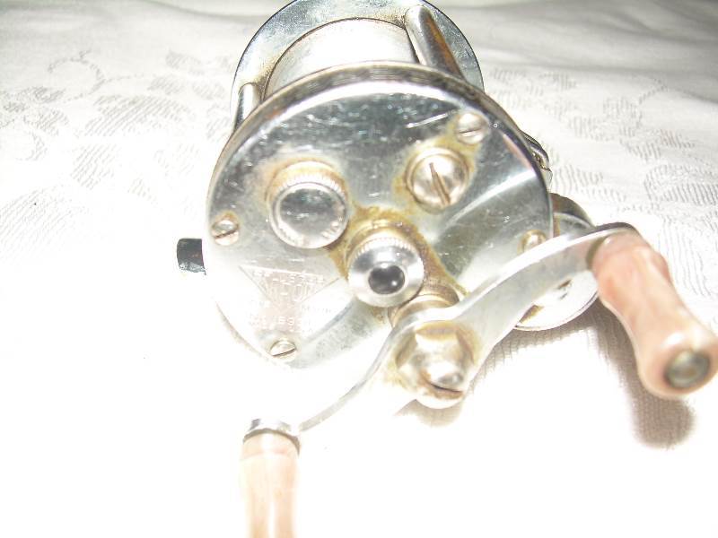 Pflueger Akron 1893L