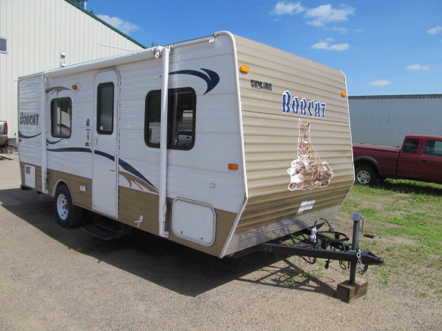 lot 4 image: 2013 Skyline Bobcat