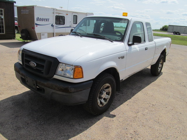lot 5 image: 2004 Ford Ranger XLT