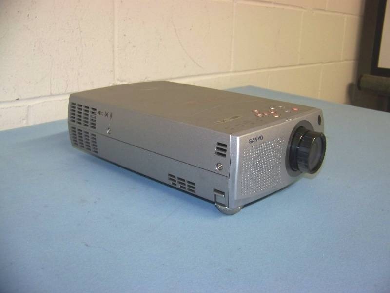 lot 9 image: Sanyo, Pro-X, PLC-SW15, LCD Projector