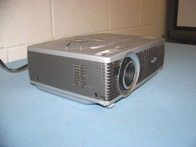 lot 10 image: Sanyo, PLC-SW35, LCD Projector