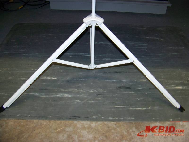 lot 16 image: Portable, 100, 169, ProjectionMovie Screen on Tripod Base - BRAND NEW