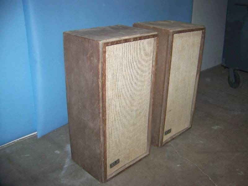 lot 64 image: (2) KLH, Loud Speakers  Loudspeakers  Speakers