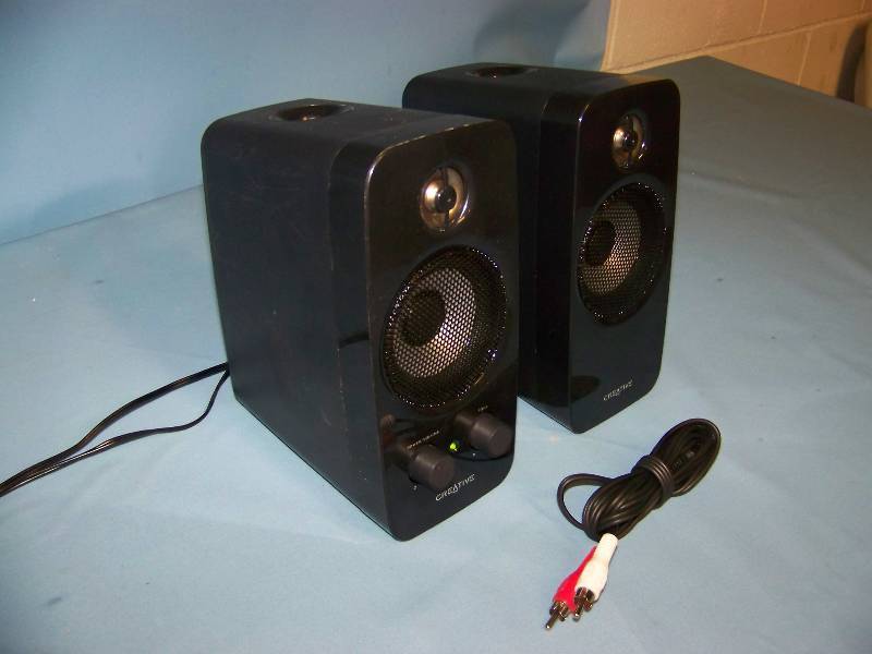 lot 35 image: Creative, Inspire, Computer  PC Speakers