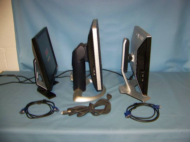 lot 33 image: (3) Dell, Computer, Flat Screen Monitors on Stands