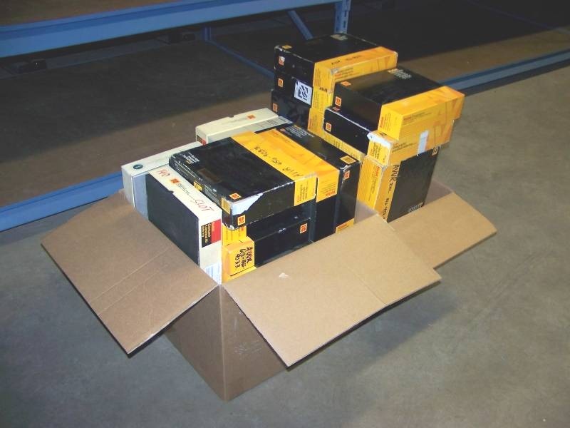 lot 102 image: (40) Kodak, Slide Projector, Slide Trays  Carousels