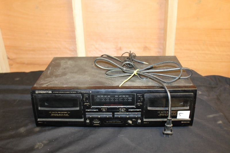 lot 5 image: Pioneer Dual Cassette Deck