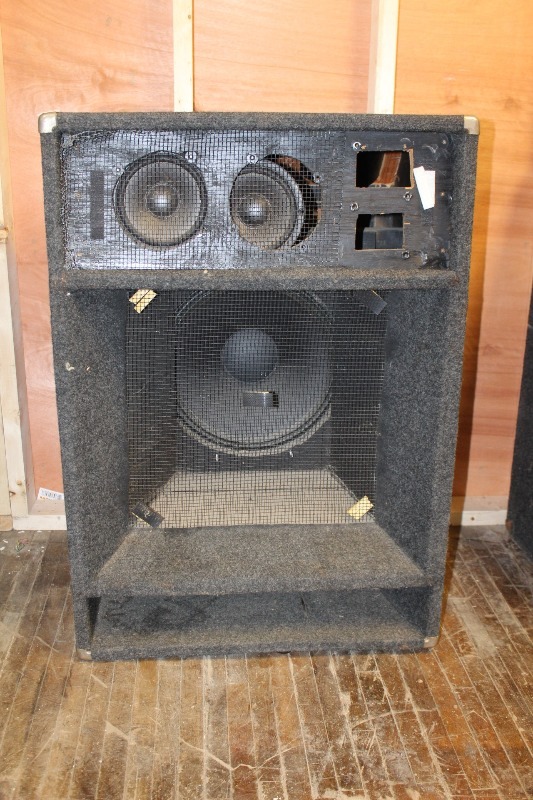 lot 2 image: Carvin Pro Series Loudspeaker