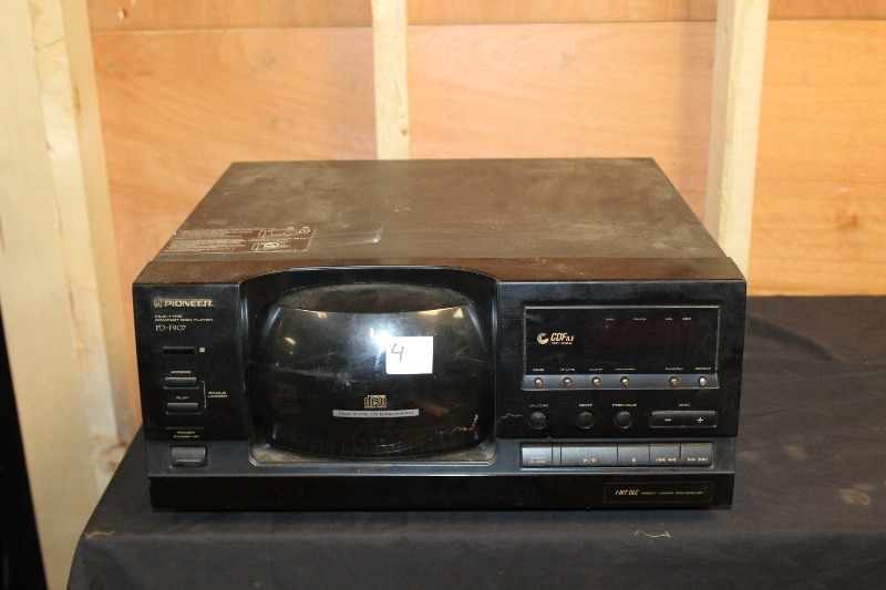 lot 4 image: Pioneer 100 Disc CD Changer