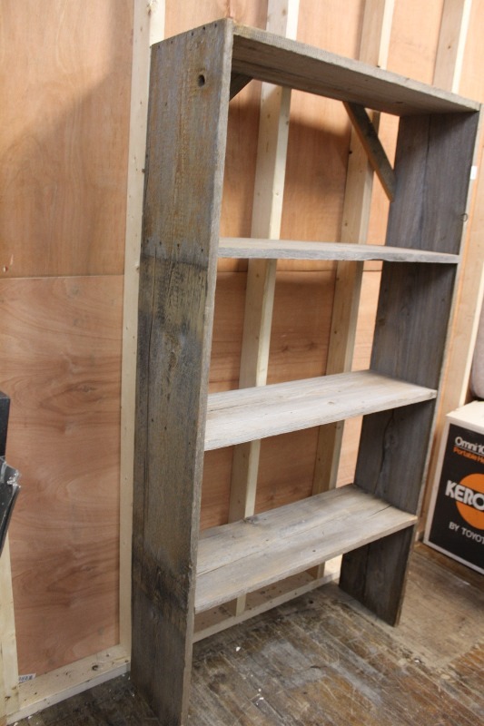lot 18 image: Barnwood Shelf