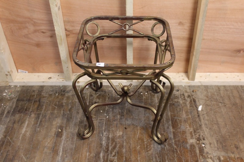 lot 26 image: End Table