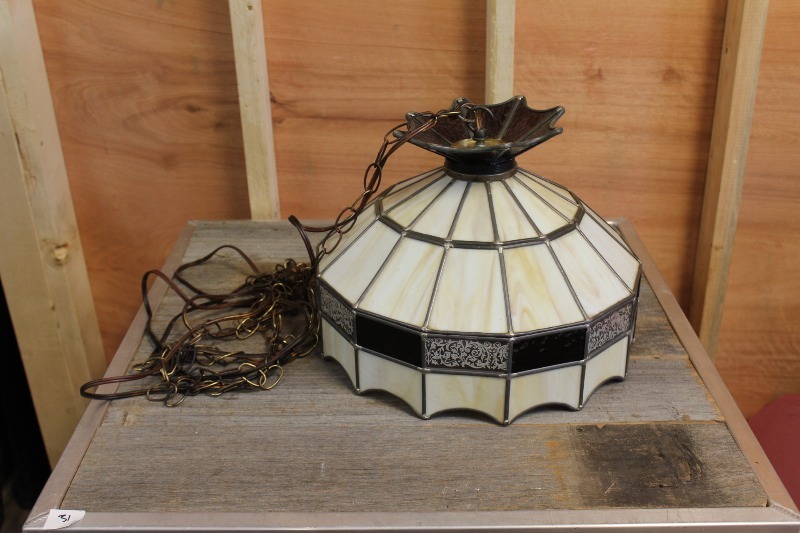 lot 38 image: Vintage Glass Section Hanging Lamp