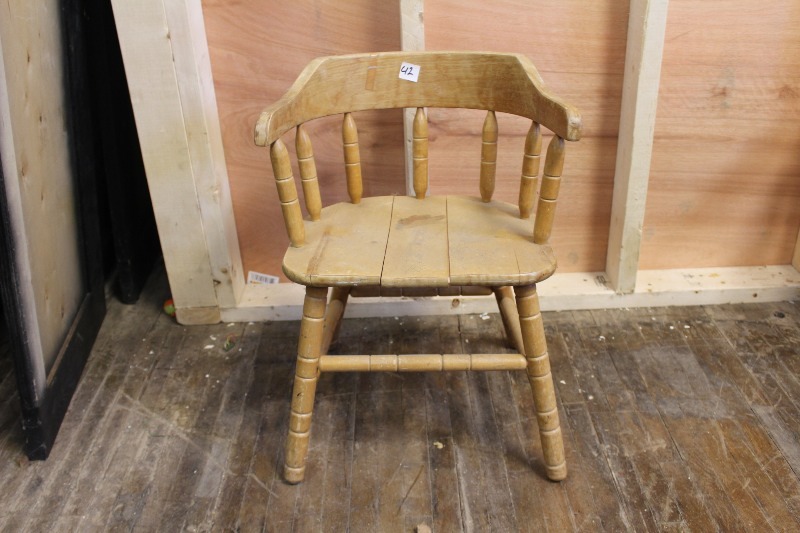 lot 42 image: Small Wood Vintage Chair