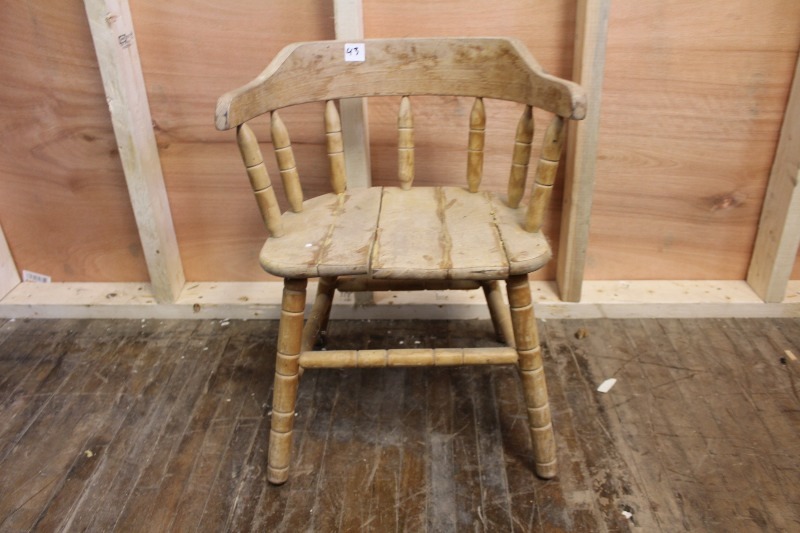 lot 43 image: Small Wood Vintage Chair