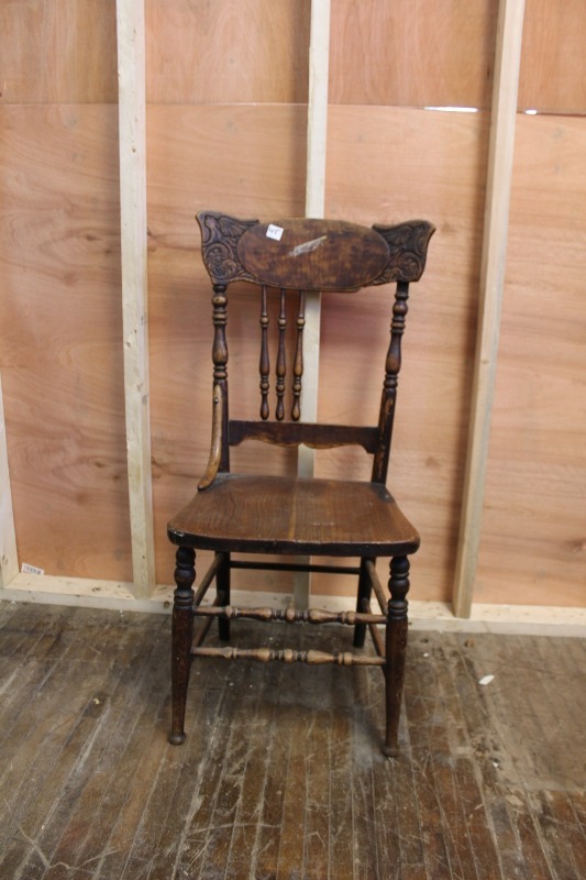 lot 45 image: Antique Chair