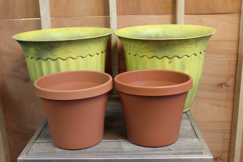 lot 52 image: Large Plastic Flower Planters