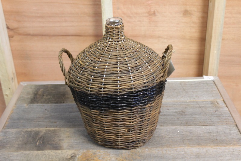 lot 57 image: Decorative Basket