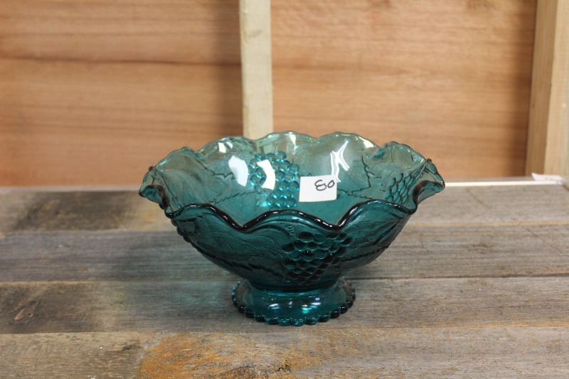 lot 80 image: Carnival Glass Bowl