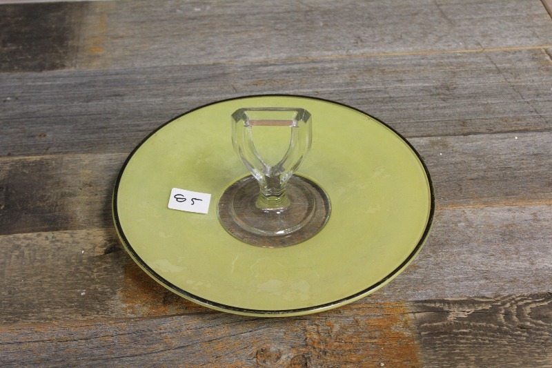 lot 85 image: Vintage Glass Candy  Pastry Plate