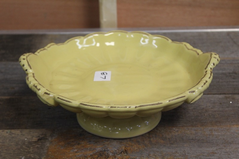 lot 87 image: Vintage Candy  Pastry Bowl