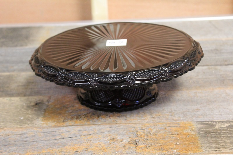 lot 89 image: Depression Glass Pie Server
