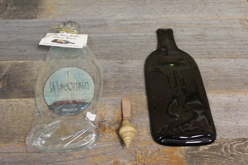 lot 97 image: Cheese Boards and Cheese Knife