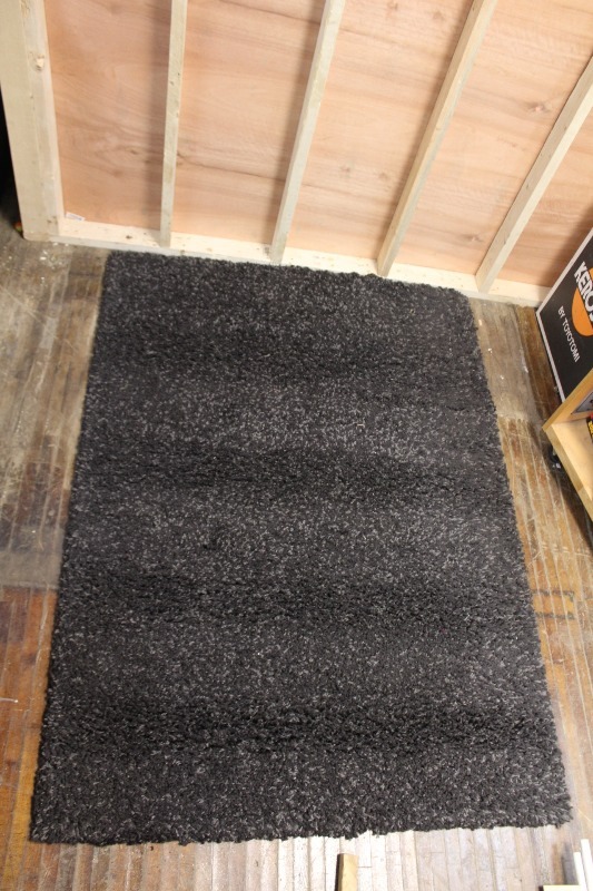 lot 108 image: Super Shaggy Area Rug
