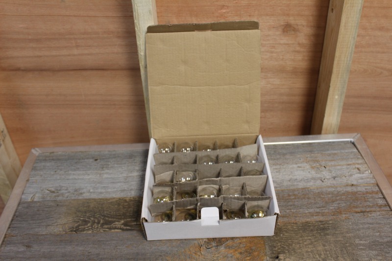 lot 113 image: Case of Small Light Bulbs