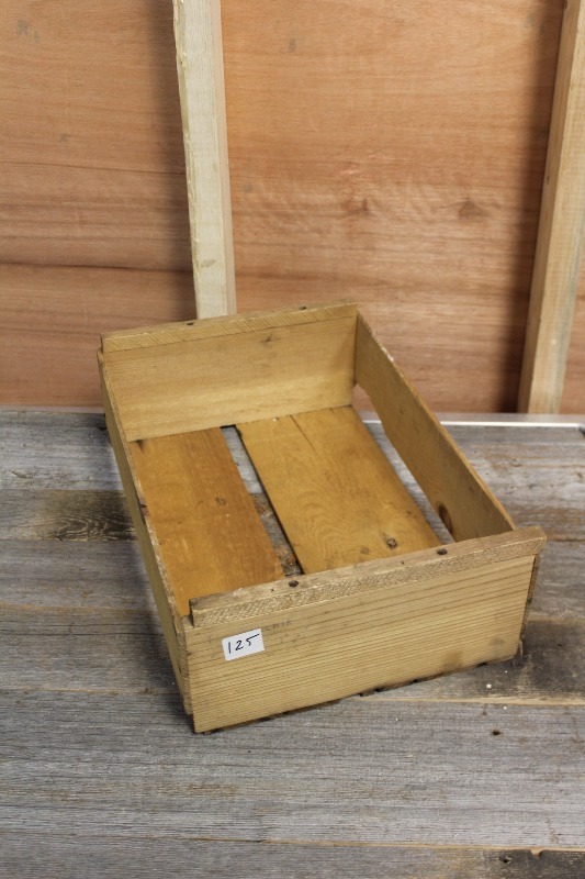 lot 125 image: Vintage Wood Crate