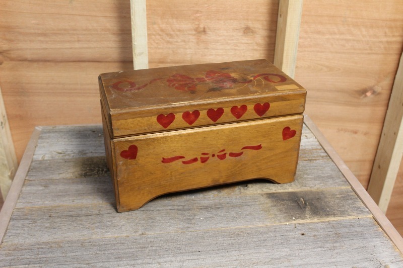 lot 122 image: Hand Painted Wood Box