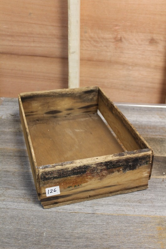 lot 126 image: Vintage Wood Crate