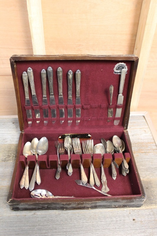 lot 135 image: Vintage Silver Plated Flatware Set