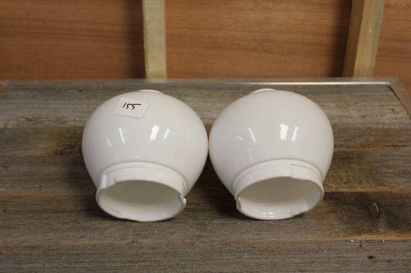 lot 155 image: Vintage Light  Lamp Shades, Milk Glass