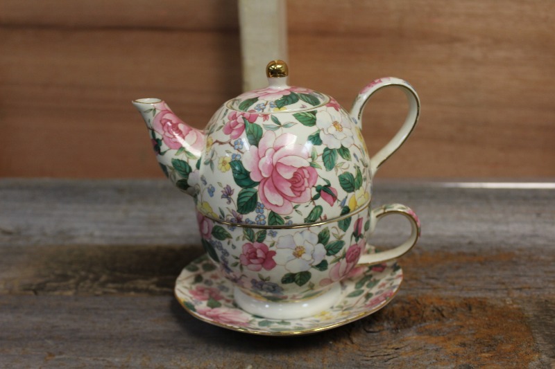 lot 158 image: Vintage Poreclin Teak Kettle, Saucer and Cup
