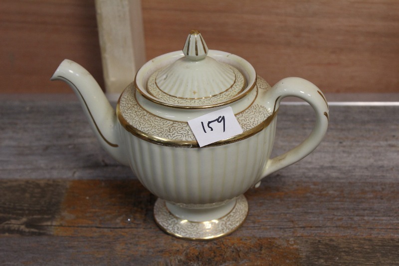 lot 159 image: Poreclin Pitcher