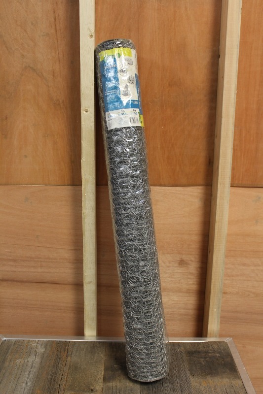 lot 172 image: Roll of New Chicken Fencing