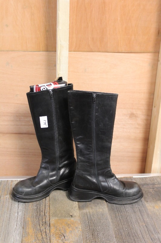 lot 175 image: Leather Boots
