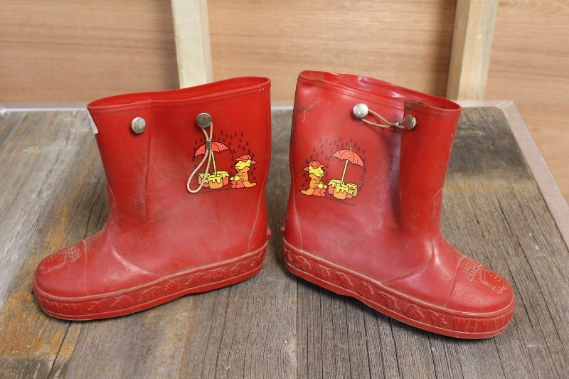 Winnie the Pooh Slip Over Rain Boots | Event Planner Overstock Sale | K-BID