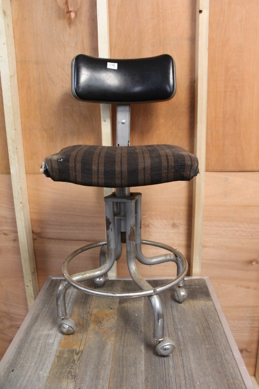 lot 179 image: Vintage Office Chair