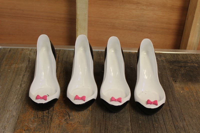 lot 222 image: Poreclin Dress Decorative Shoes