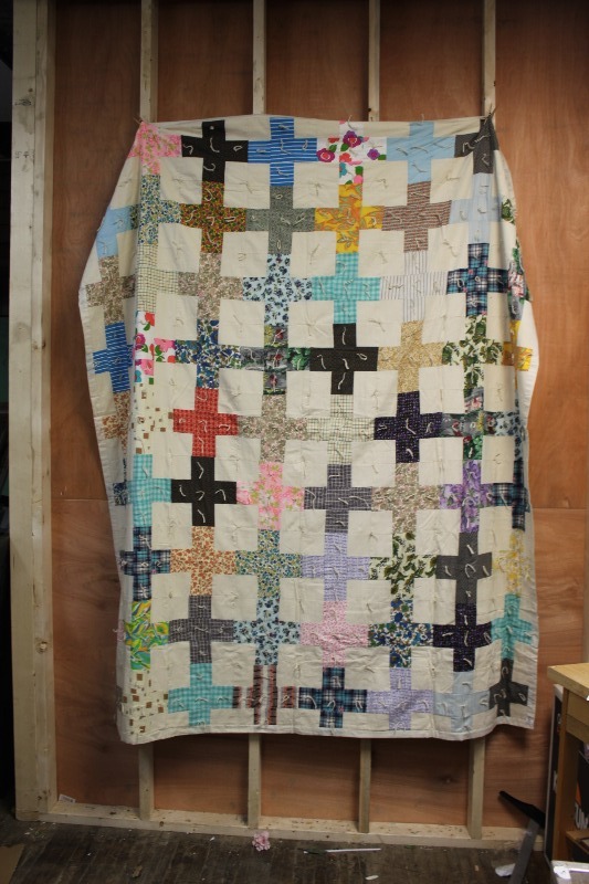 lot 227 image: Hand Made Quilt