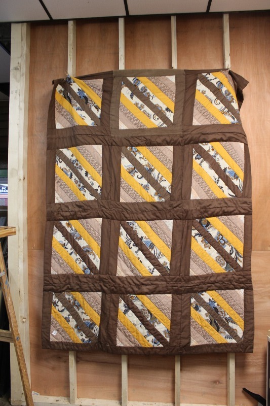 lot 229 image: Hand Made Quilt
