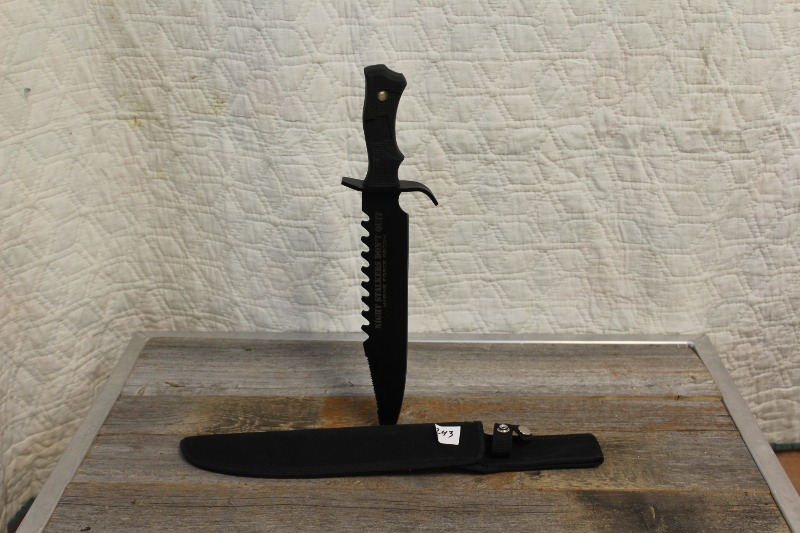 lot 243 image: Large Marine Corps Recon Knife