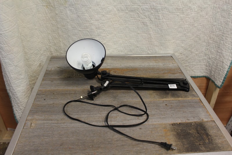 lot 273 image: Desk Lamp