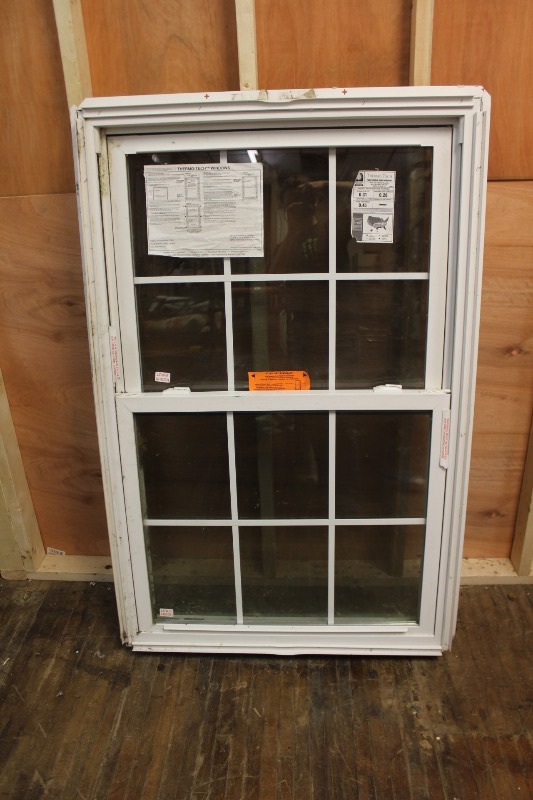 lot 291 image: Vinyal Double Hung Window