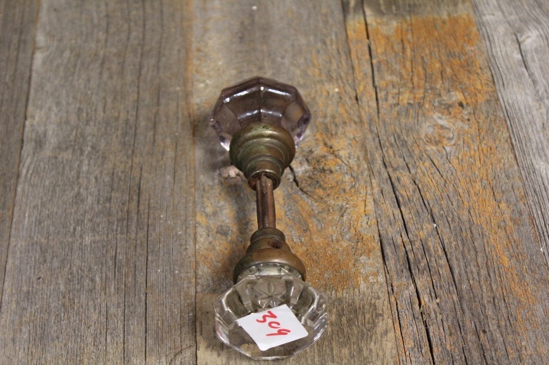 lot 309 image: Antique Glass Knob Door Knob Set
